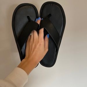 Abercrombie platform flip flops - only worn once!